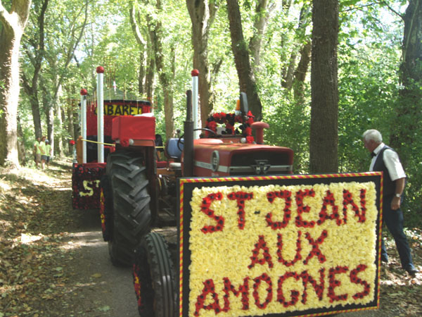 Char de SaintJean au comice du canton de Saint-Benin-d'Azy 2015